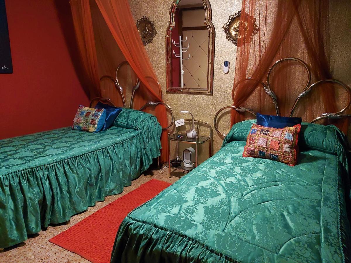 Alicante Room And Gayfriendly Exterior photo